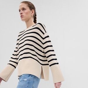 Gap 24/7 Split Hem Sweater